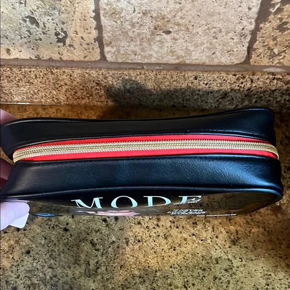 NWT Disney Pixar Incredibles Edna Mode Cosmetic Bag - Picture 5 of 6